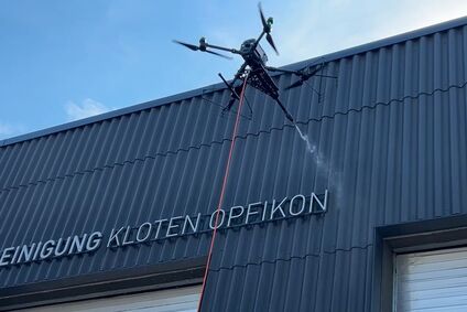 Fassadenreinigung per Drohne